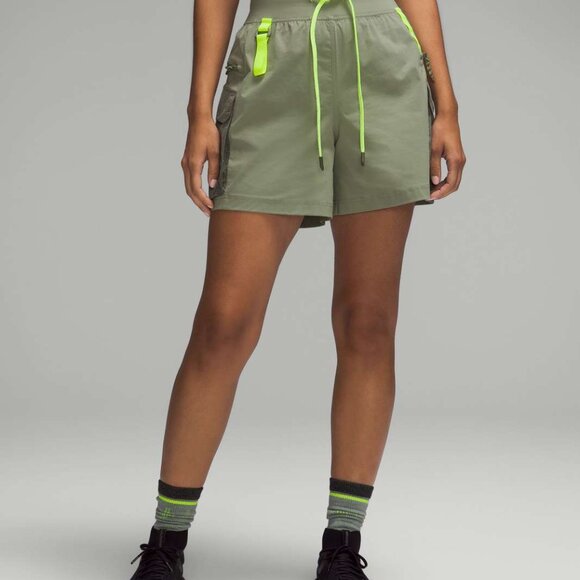 Lululemon Multi-Pocket Cargo High-Rise Hiking Short in Laurel Green - Picture 2 of 7